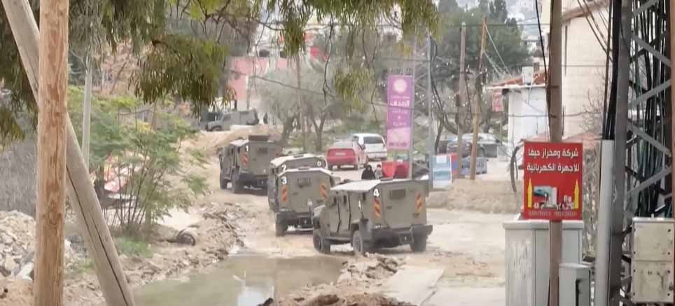 Israeli military operations in Jenin amid Gaza ceasefire, January 2025, showing airstrikes and damage in the West Bank.