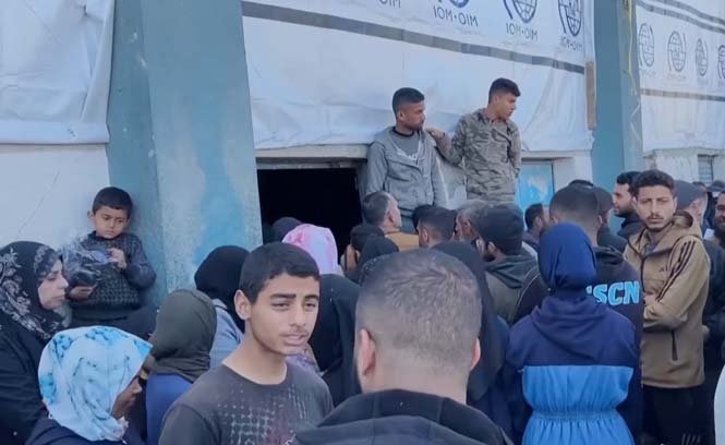 People in Gaza gathered in search of food during a severe aid shortage amid the ongoing humanitarian crisis.